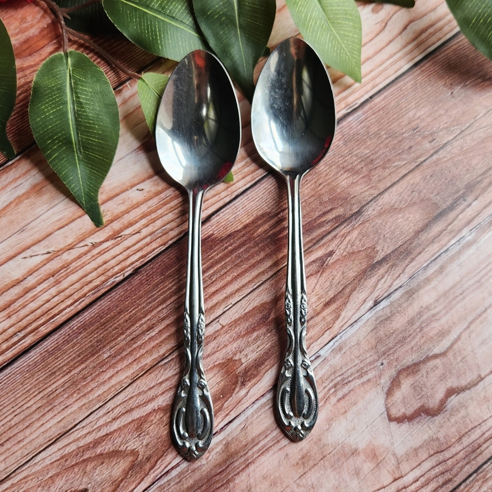 Set Of 2 Vintage Greenwich Gourmet Stainless Flatware Spoons - Dinnerware
